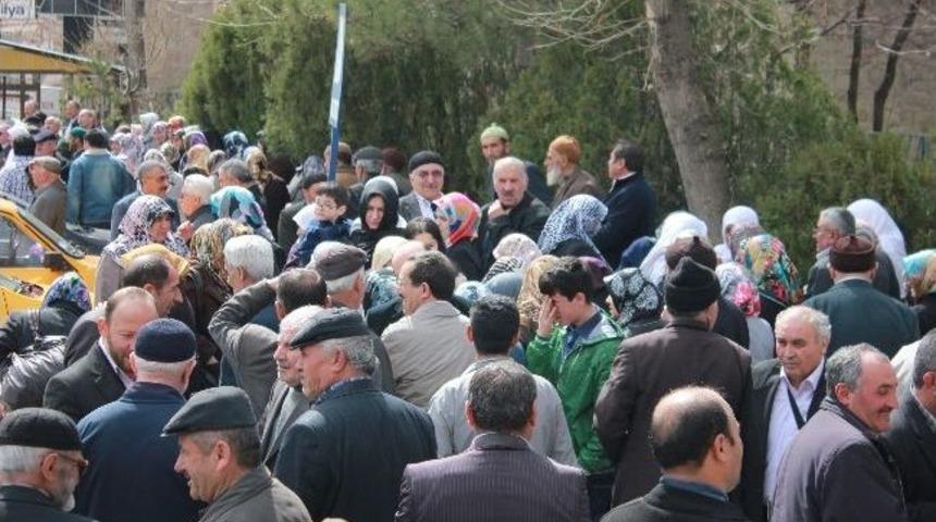 Sungurlu&rsquo;da Umre Yolcuları Dualarla Uğurlandı