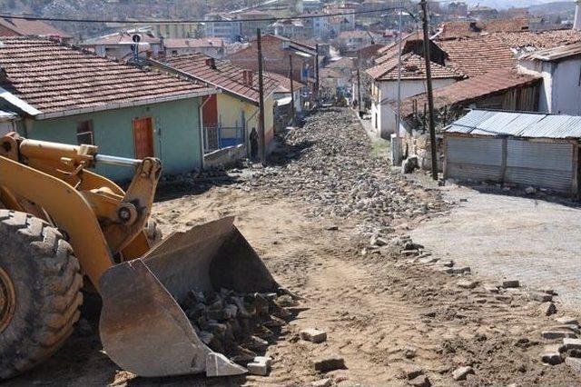 Eskipazar’da Seyhan Cengiz Caddesi Yenileniyor