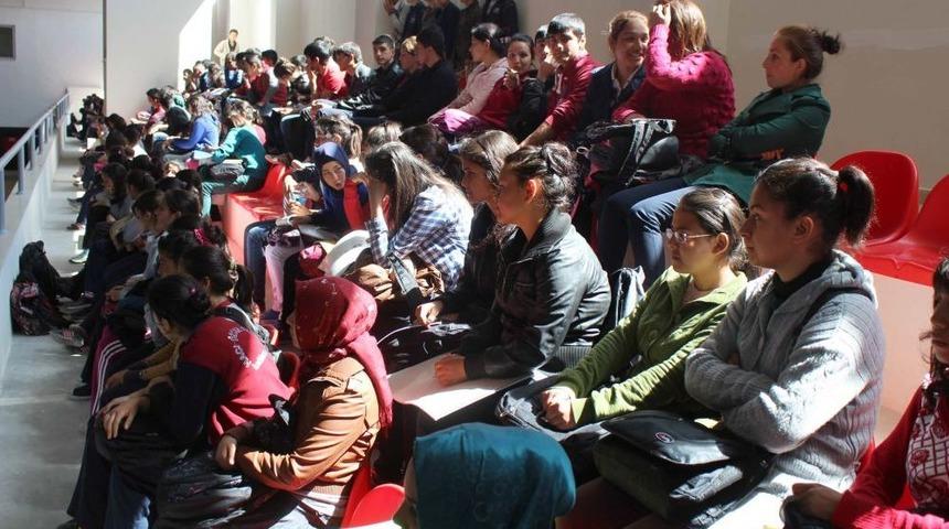 Sarı&ccedil;am&rsquo;da &Ouml;ğrencilere Stresten Uzak Kalmanın Yolları Anlatıldı