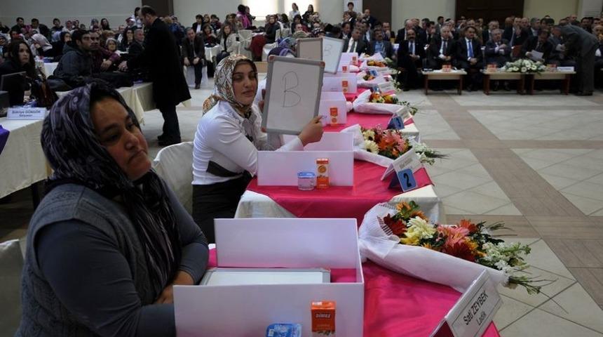 &Ccedil;ift&ccedil;i Kadınların Bilgi Yarışması B&uuml;y&uuml;k &Ccedil;ekişmeye Sahne Oldu