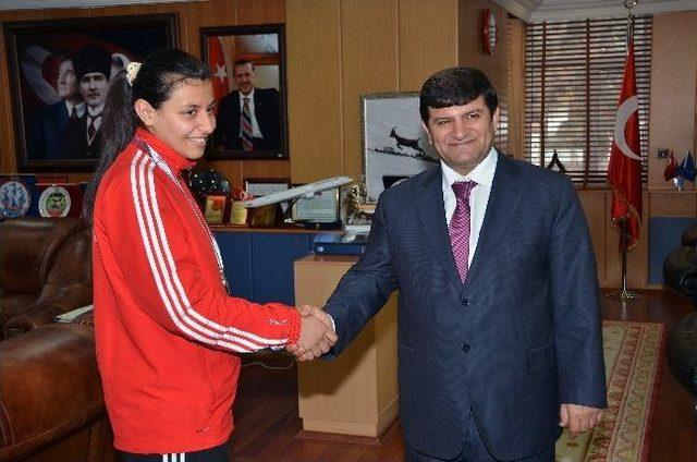 Avrupa İkincisi Sporcuya Vali Mayda&rsquo;dan Altın 1