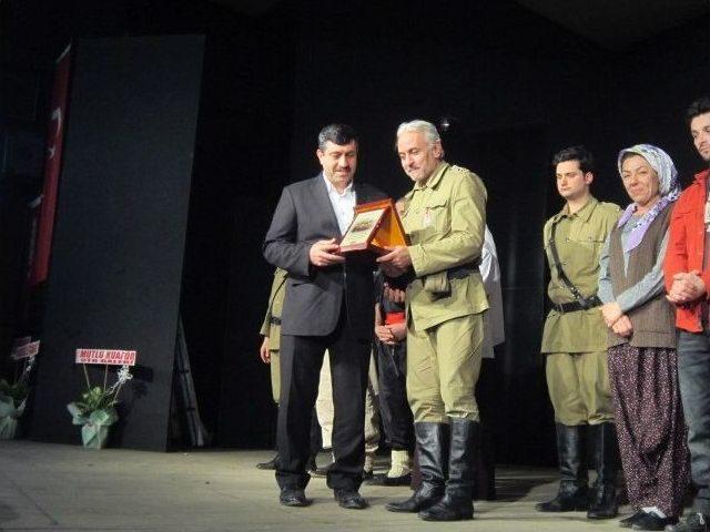 &ldquo;&ouml;zlenen &Ccedil;anakkale Ruhu&rdquo; Osmancık&rsquo;ta Sahnelendi 1