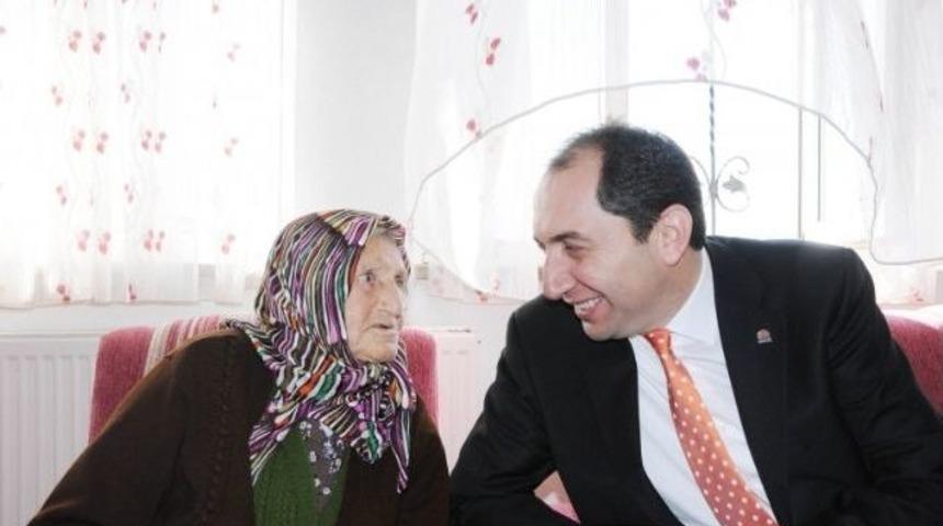 Rekt&ouml;r Alkan&rsquo;dan Huzurevine Ziyaret