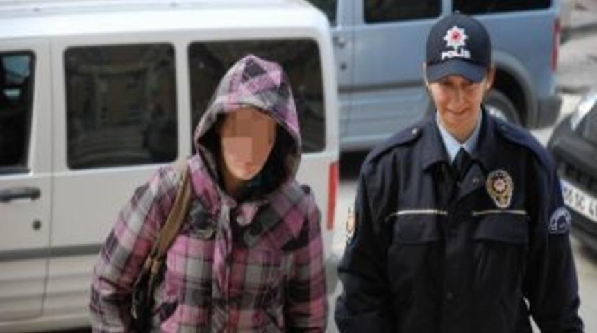 &Ccedil;alıştığı İş Yerini Soyan Gen&ccedil; Kız Serbest