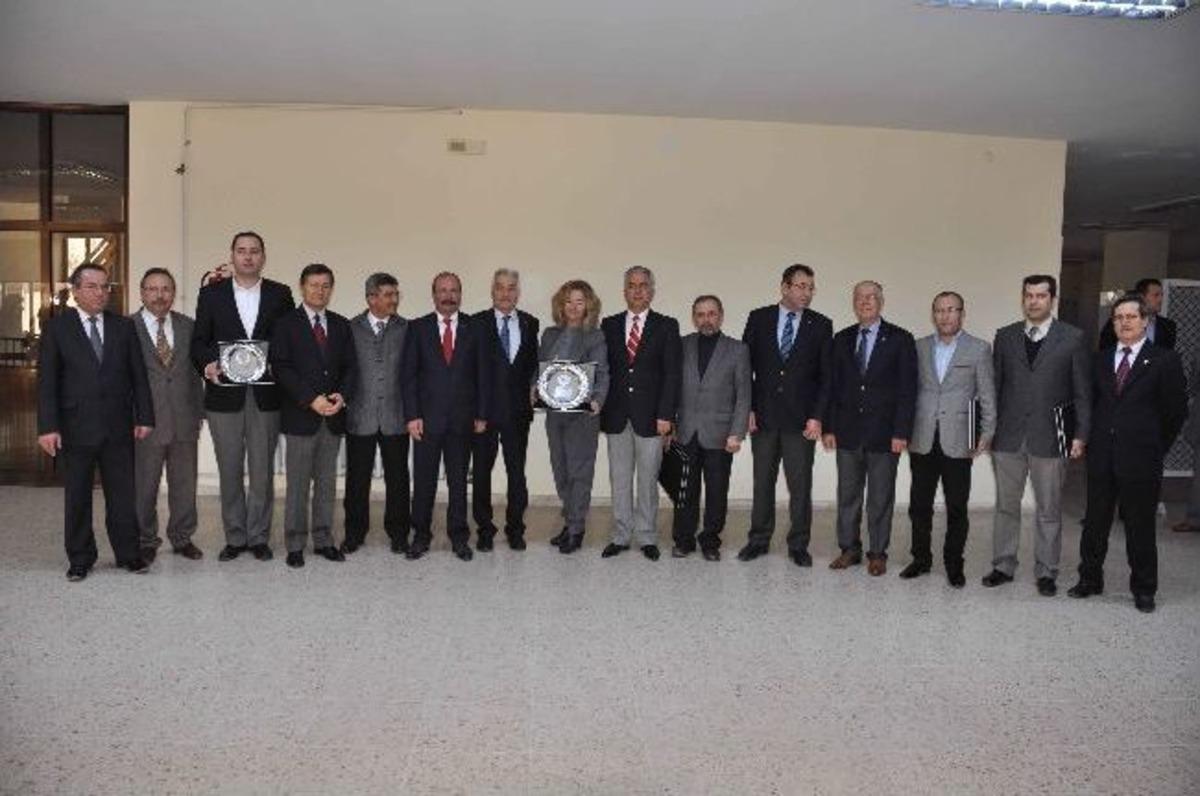 Kuşadası&rsquo;nda Vergi Rekortmenleri &Ouml;d&uuml;llendirildi