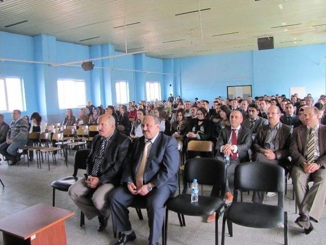 Öğretmenlere“ Başarılı Öğretmen” Konferansı