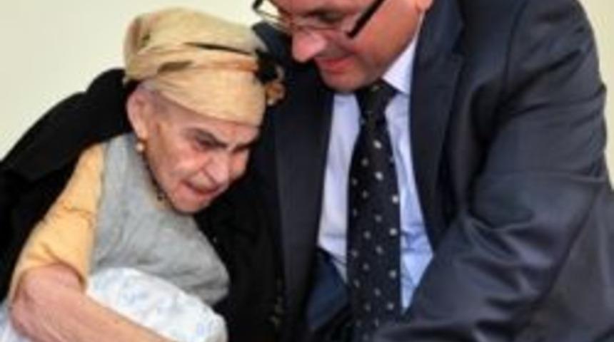 `Yaşlılarımız en değerli insanlarımızdır`