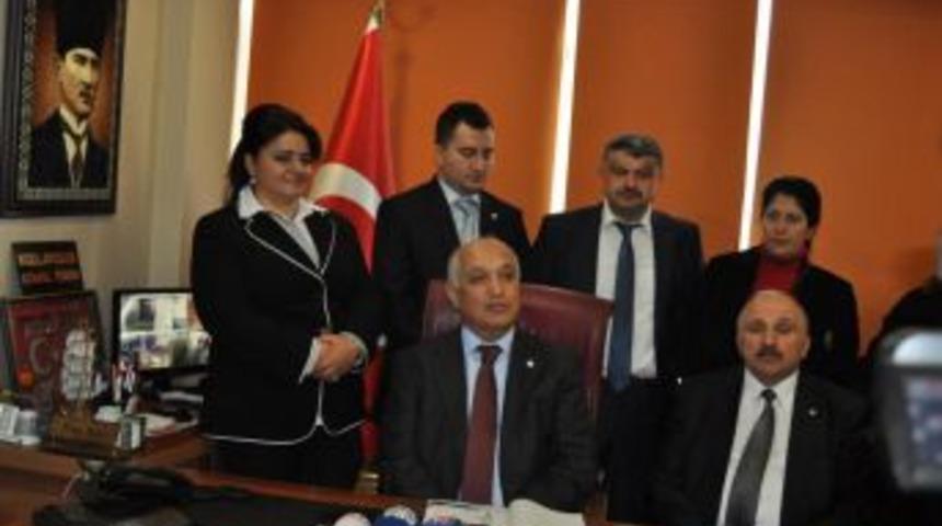 T&uuml;rk Kızılayı d&uuml;nyanın iyilik meleği