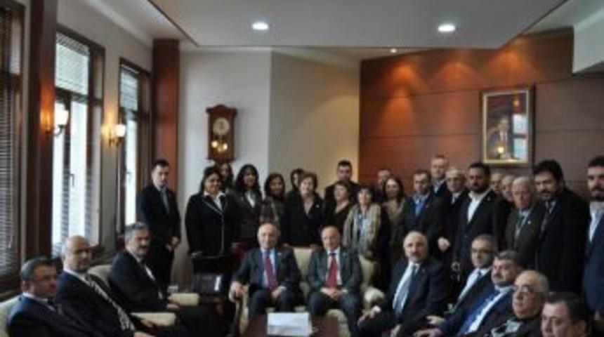 Kızılay Genel Başkanı valiyi ziyaret etti