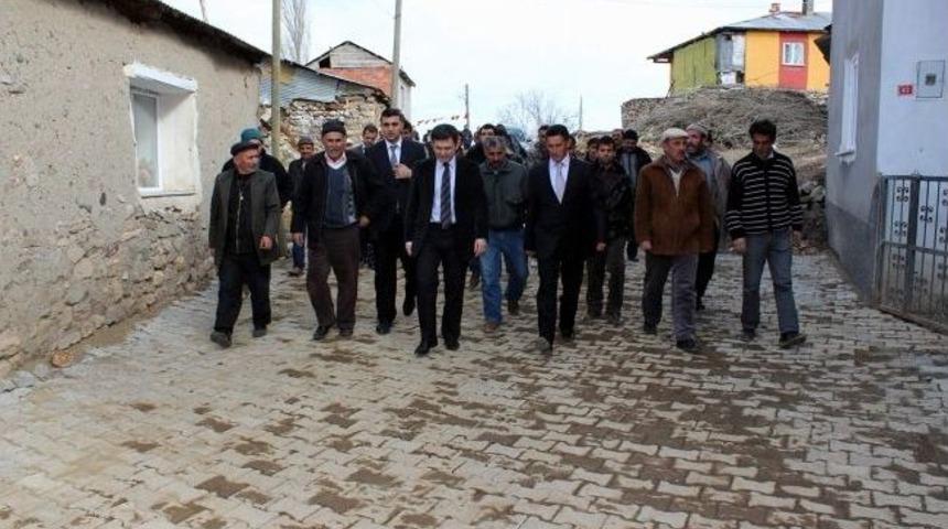 Kaymakam Erdoğan, Aşağı &Ccedil;akmak K&ouml;y&uuml;nde İncelemelerde Bulundu