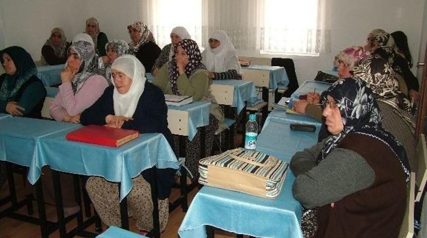 Kur&rsquo;an Kursu &Ouml;ğrencilerine Hac Ve Umre Semineri