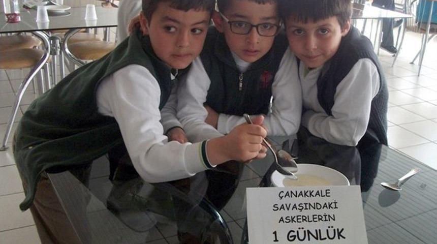 Lara Koleji &Ouml;ğrencileri &Ccedil;anakkale Şehitlerinin Anısına Lapa Yedi