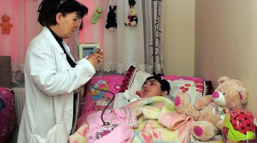 Engelli Sevim&rsquo;e Doğum G&uuml;n&uuml; S&uuml;rprizi