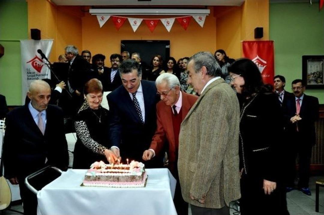 Vali Kerem Al, Bir G&uuml;n&uuml;n&uuml; Yaşlılara Ayırdı