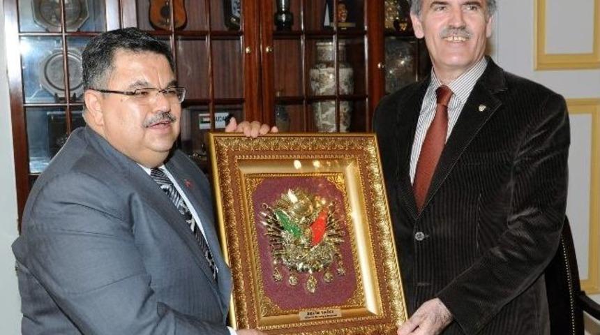 Bursa B&uuml;y&uuml;kşehir Bilecik'in Gelişimine De El Attı