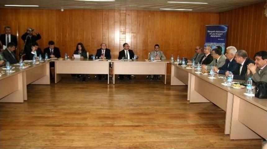 Uşak&rsquo;ta Yenilik&ccedil;i Okullar Ve Eğitimde Değişim Y&ouml;netimi Projesi Tanıtıldı