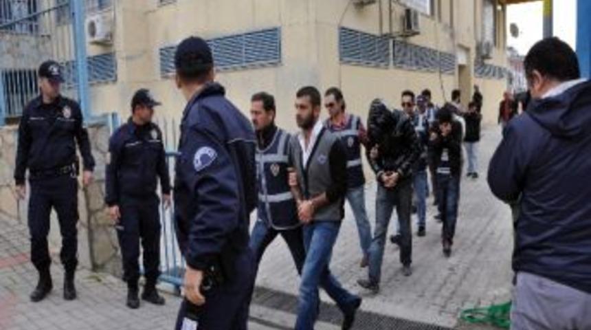 Alanya'da Uyuşturucu Operasyonunda 8 G&ouml;zaltı