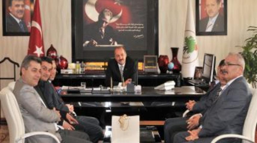 Mamaklı Işadamları Başkan Akg&uuml;l Ile G&ouml;r&uuml;şt&uuml;