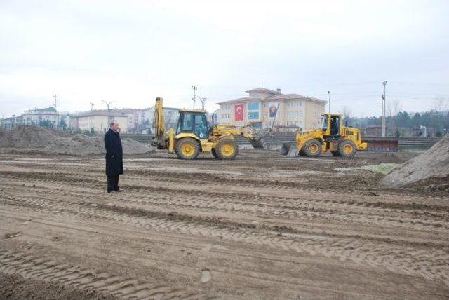 Çaycuma’ya Yeni Çim Saha Yapılacak