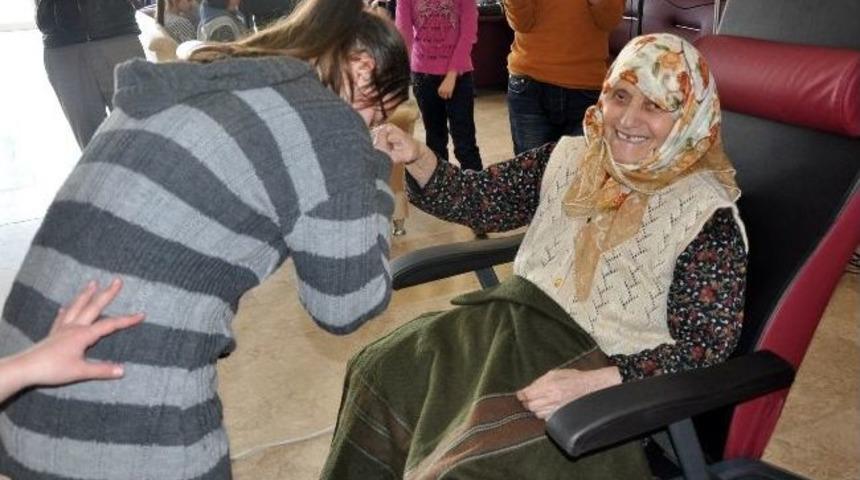 Sandıklı Huzur Evinde 'yaşlılara Saygı Haftası' Kutlandı