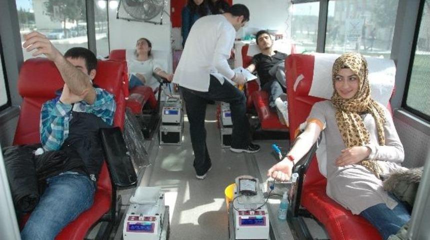 &Ccedil;orlu Myo &Ouml;ğrencilerinden Kan Bağışı