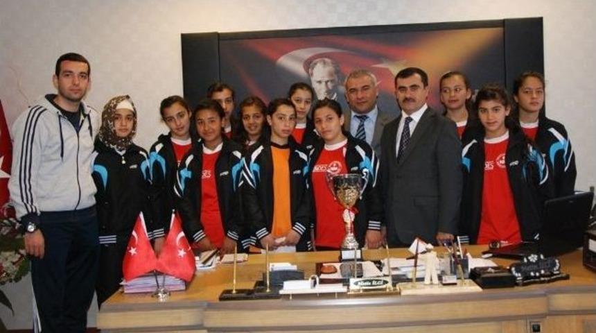 Şanlıurfa Futbol Yıldız Kız Takımı T&uuml;rkiye Şampiyonasında