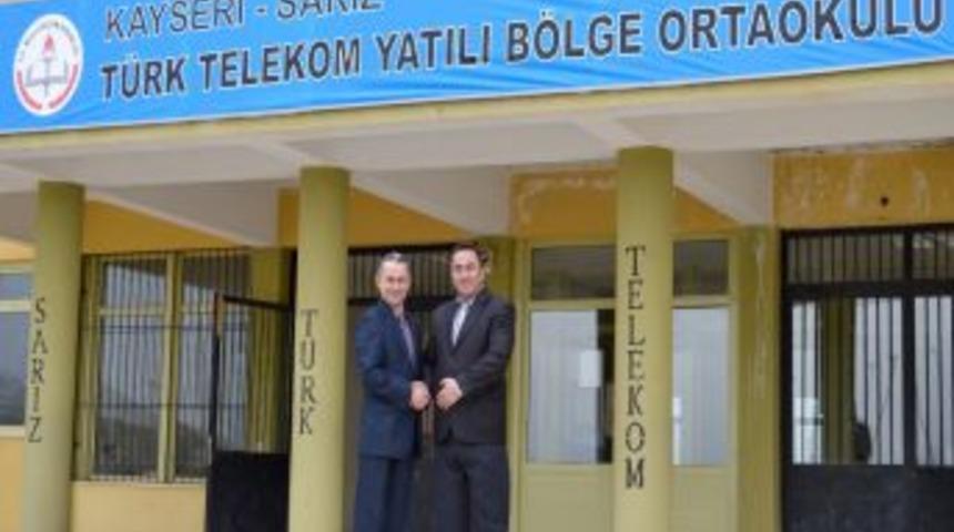 T&uuml;rk Telekom, Sarız'da 3 Başarılı &Ouml;ğrenciye Burs Verdi