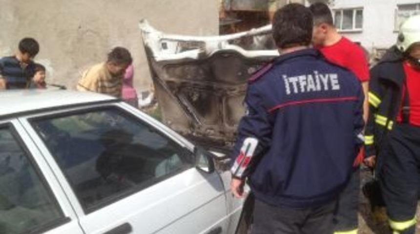 Soma'da Otomobilde &Ccedil;ıkan Yangın Korkuttu