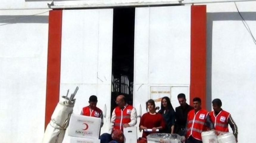 Kızılay&rsquo;dan Arama Kurtarma Ekibine Malzeme Yardımı