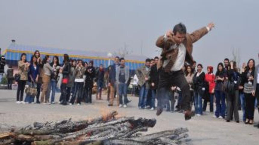 Trakya &Uuml;niversitesi'nde Nevruz Coşkulu Kutlandı