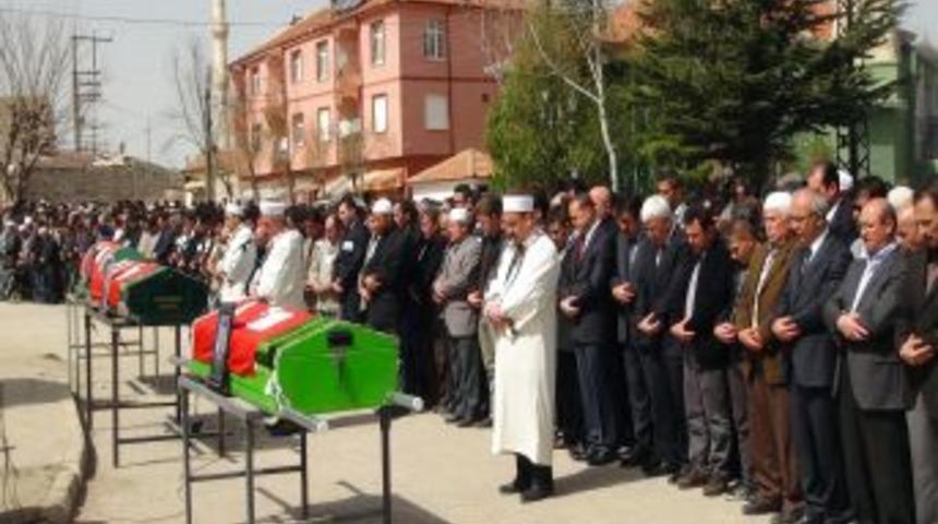 Başkan Ve Arkadaşları Son Yolculuğuna Uğurlandı