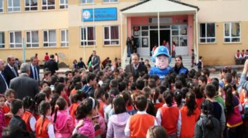 G&uuml;m&uuml;ş &Ccedil;ocuk, Şiranlı &Ouml;ğrencilerle Buluştu