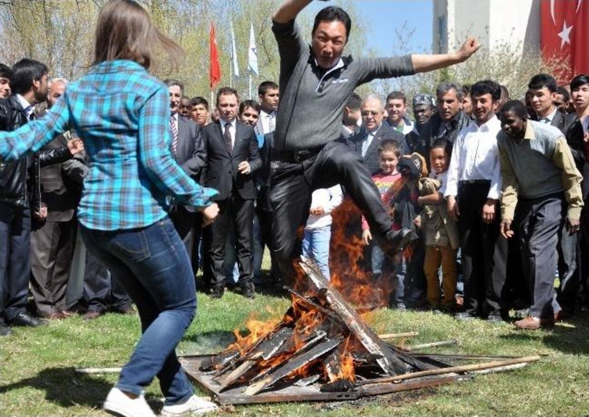T&uuml;rk D&uuml;nyası Nevruz'da Buluştu