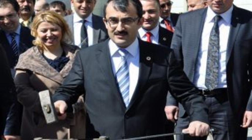 Rekt&ouml;r U&ccedil;ar: Nevruz Birlik, Beraberlik Ve Kardeşiliğin Sembol&uuml;