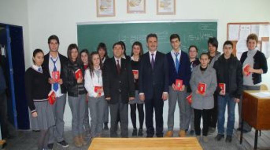 Gemlik Belediyesi&rsquo;nden &Ouml;ğrencilere &Ccedil;anakkale Gezisi