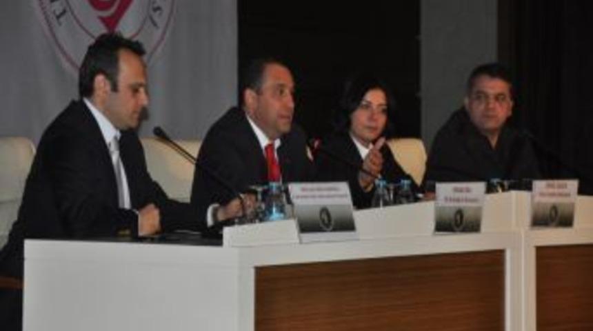 Gazeteciler Medyanın Durumunu Ve Mesleklerini Tartıştı