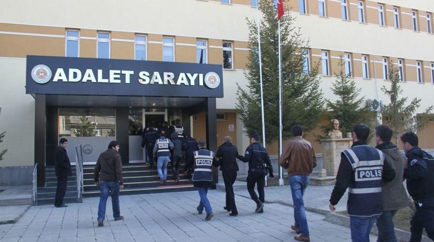 Bayburt&rsquo;ta Uyuşturucu Operasyonu: 17 Kişi G&ouml;zaltına Alındı