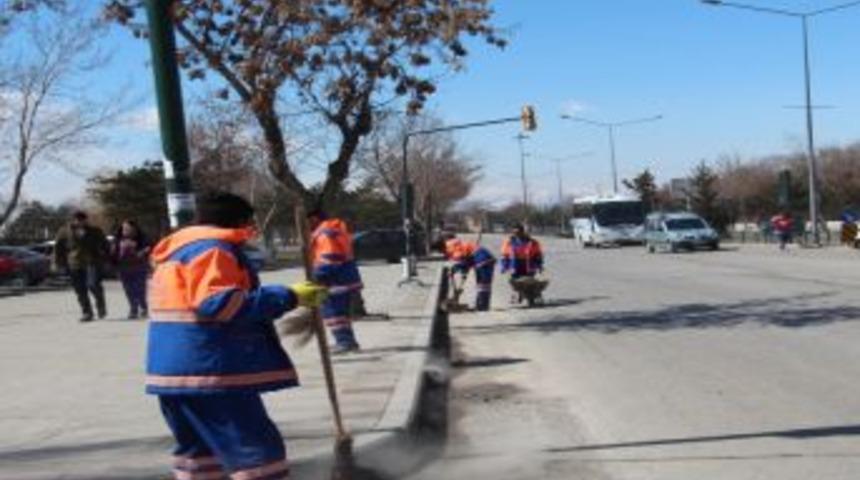 Erzurum B&uuml;y&uuml;kşehir Belediyesi Bahar Temizliği Başlattı