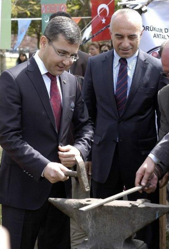 Akdeniz Üniversitesi'nde Nevruz Şenliği