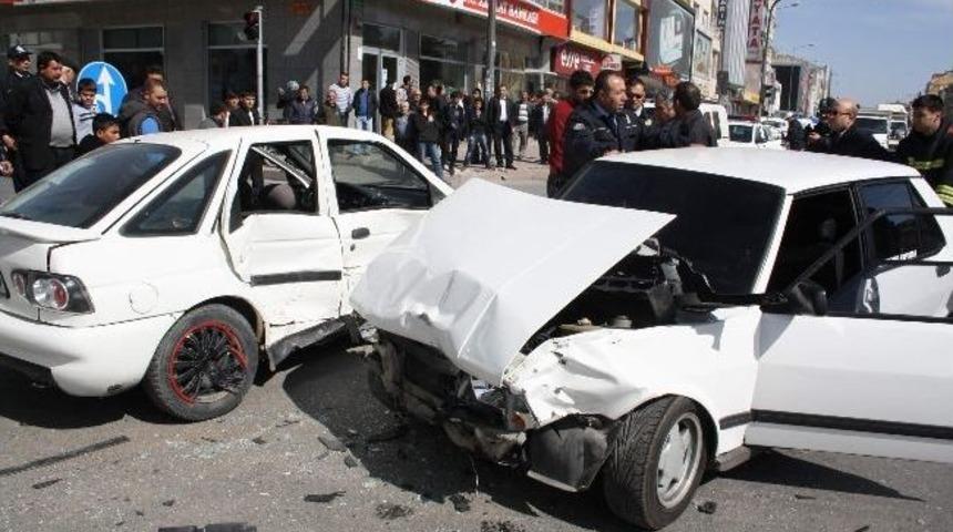 Trafik Kazası: 1 Yaralı