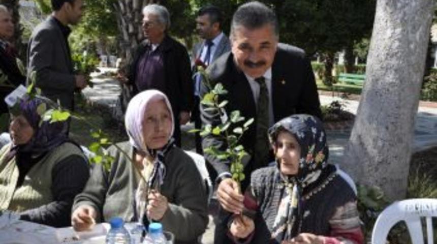 Başkan Tuna, yaşlılarla buluştu
