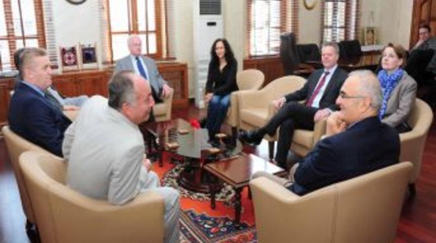 Kardeş Şehir Heyeti Başkan Yılmaz&rsquo;ı Ziyaret Etti