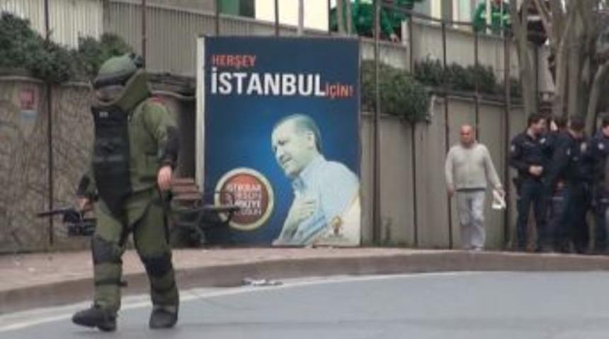 AK Parti İl&ccedil;e Başkanlığı &Ouml;n&uuml;nde Ş&uuml;pheli Paket Alarmı