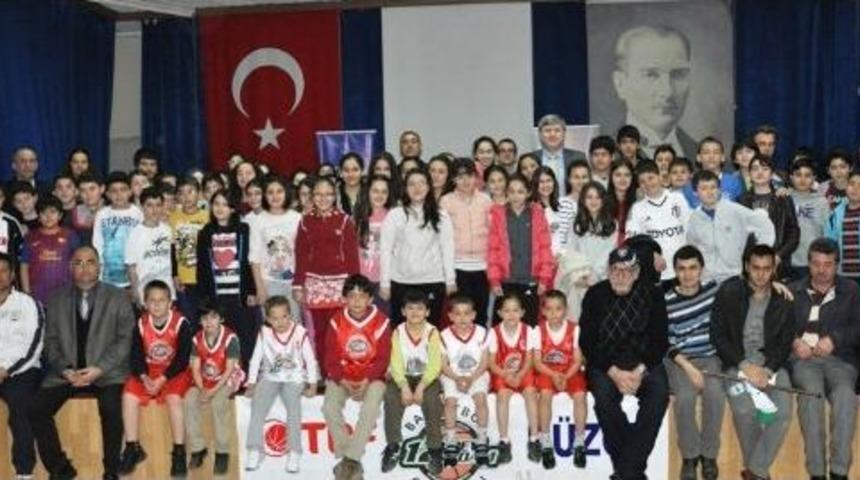 İsmet Badem D&uuml;zce&rsquo;de Basketbol Konferansı Verdi