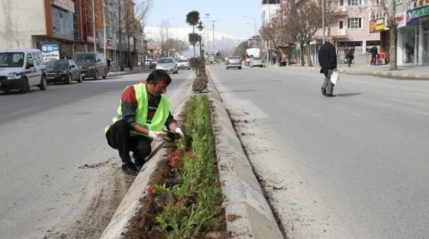 Erzincan&rsquo;da Ref&uuml;jlere Estetik Doku