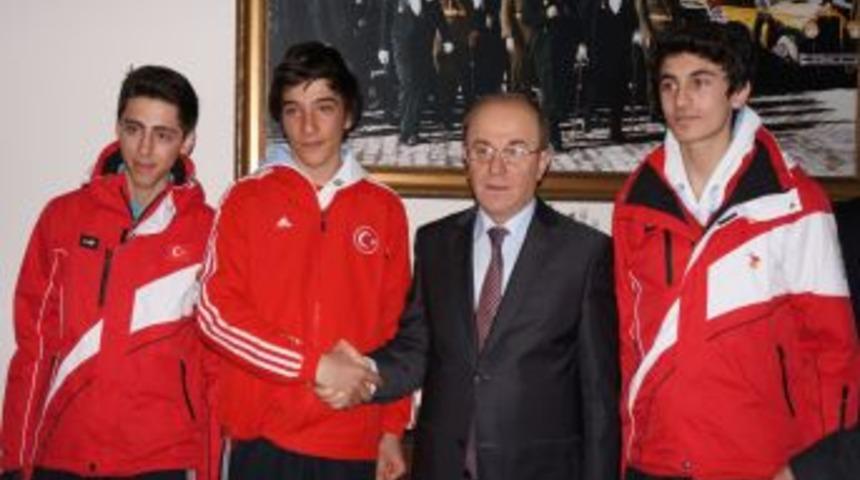 T&uuml;rkiye Kayakla Atlamada Ilk Madalyalarını Kazandı