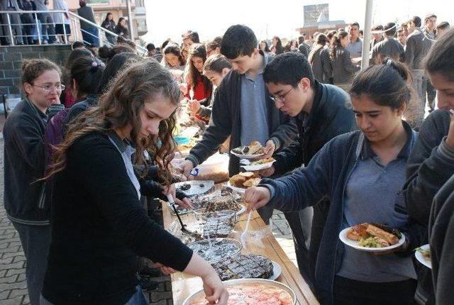 Rizeli Öğrenciler Nevruz'u Kutladı