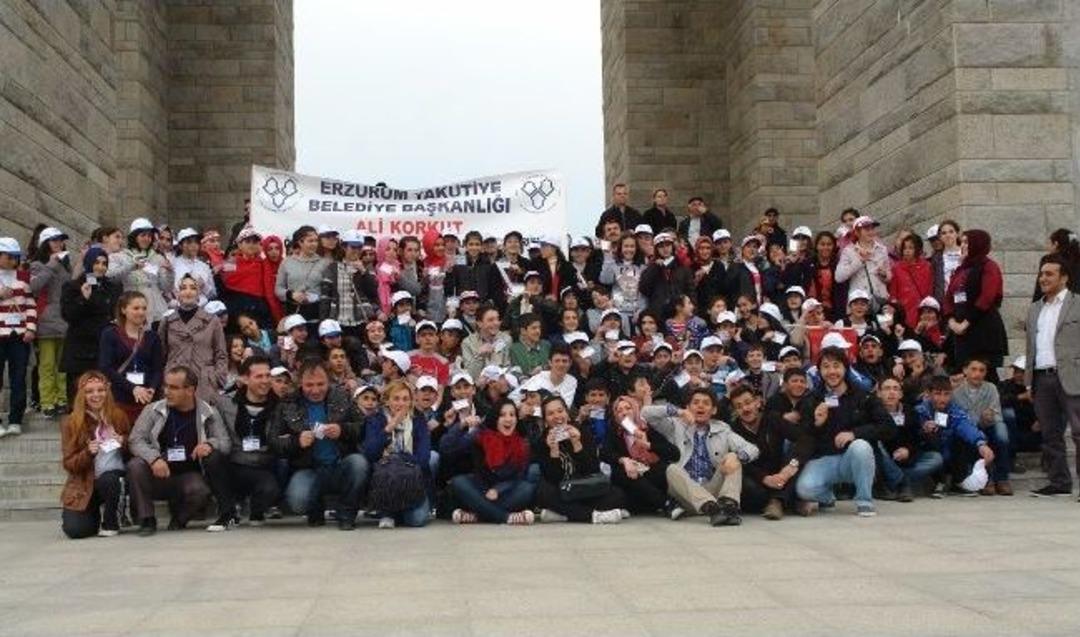 Yakutiye Belediyesinin &Ouml;ğrenci Kafilesi D&ouml;nd&uuml;