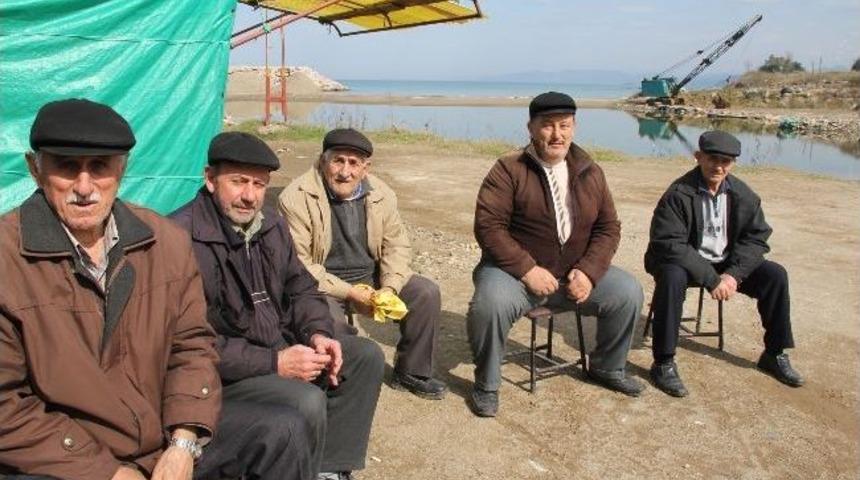 Chp&rsquo;li Meclis &Uuml;yesi G&uuml;ndeme Getirdi, Ak Partili Belediye &Ccedil;&ouml;z&uuml;yor