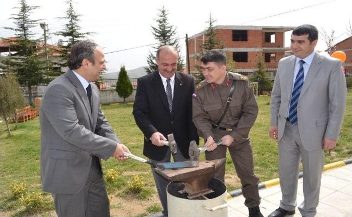 Kula'da Coşkulu Nevruz Kutlaması